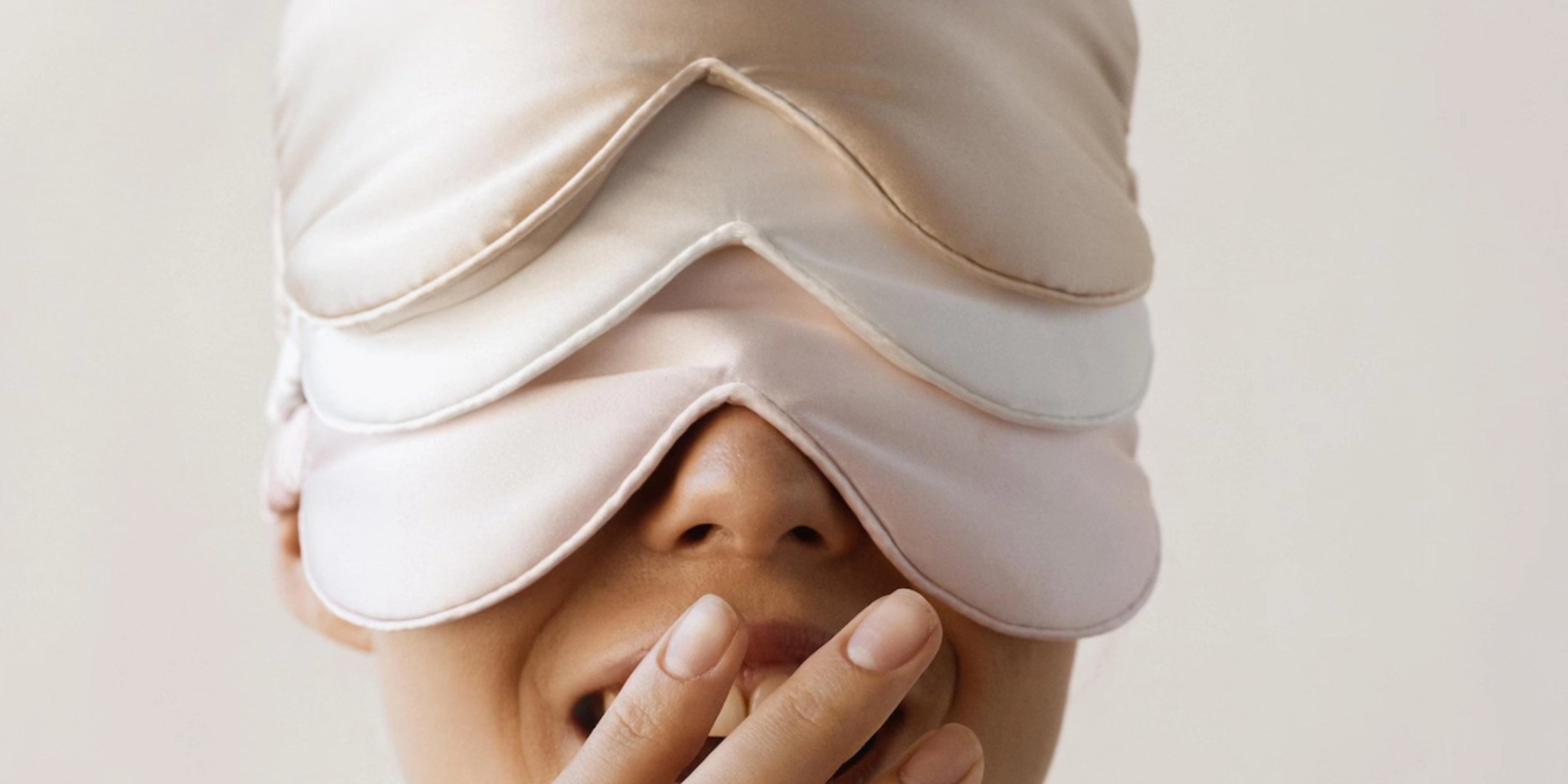 Silk Eye Masks for Migraine Relief: Fact or Fiction? - promeedsilk